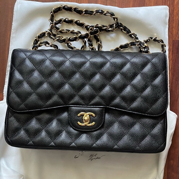 CHANEL Handbags - Chanel classic jumbo bag